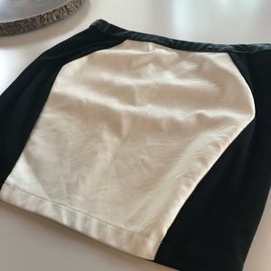 Le lis faux white leather mini skirt